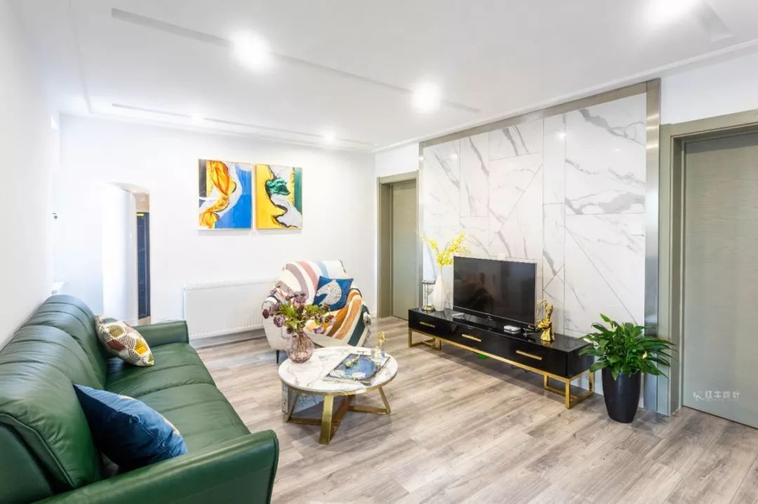 南京龍?bào)椿ㄔ?0㎡現(xiàn)代輕奢--老房升級(jí)改造，變身時(shí)尚精致家！04客廳改造