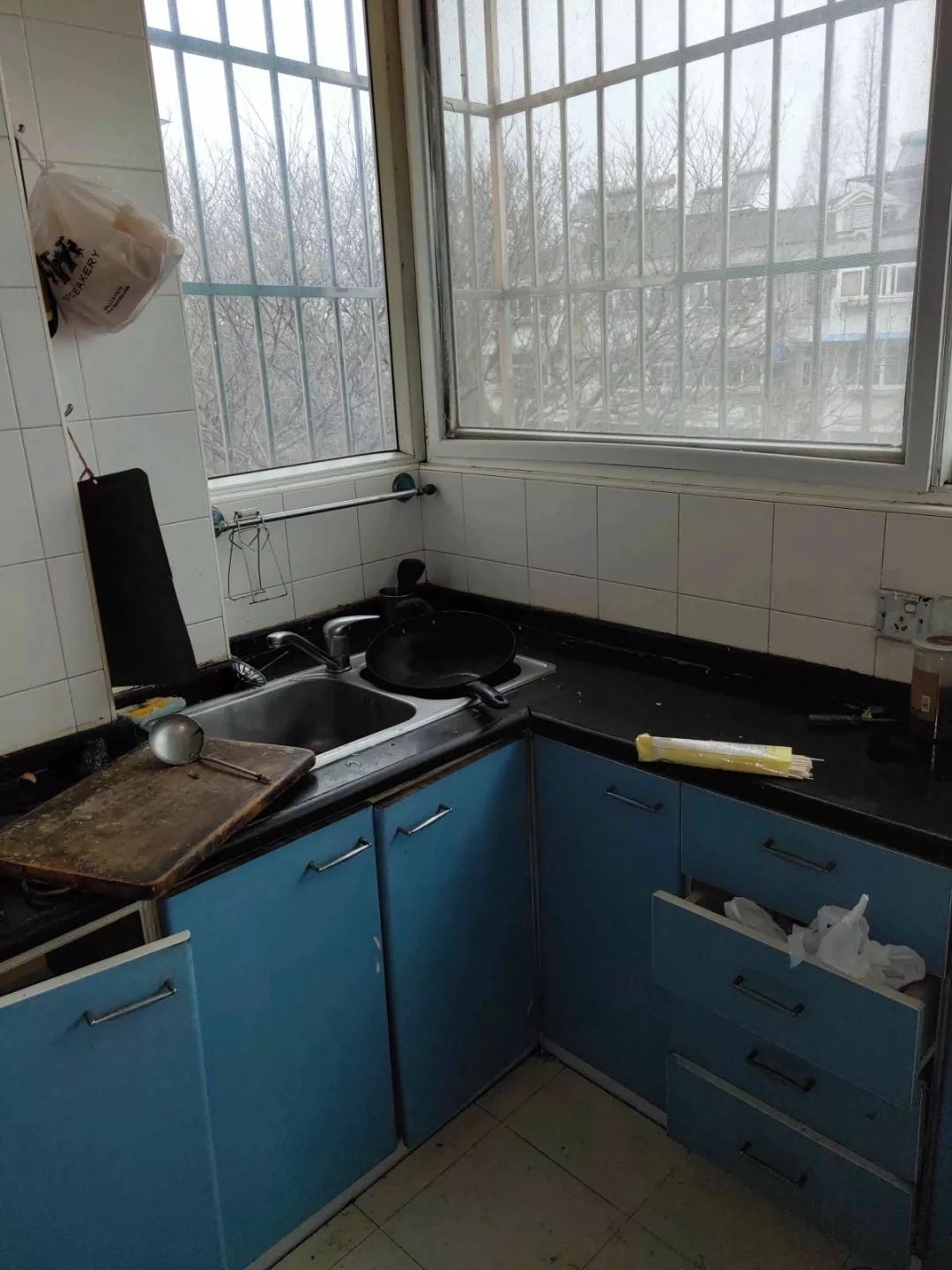 南京龍?bào)椿ㄔ?0㎡現(xiàn)代輕奢--老房升級(jí)改造，變身時(shí)尚精致家！06餐廳改造