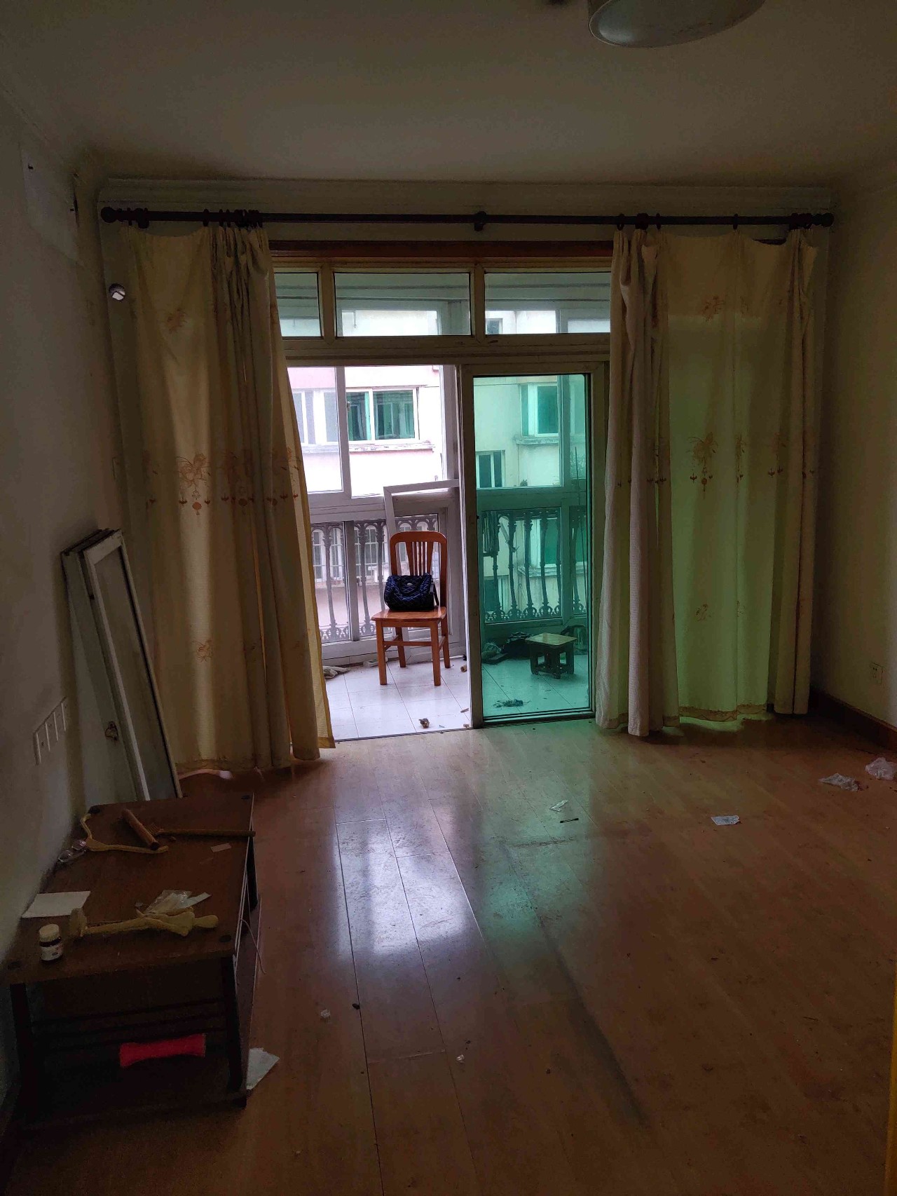 南京龍?bào)椿ㄔ?0㎡現(xiàn)代輕奢--老房升級(jí)改造，變身時(shí)尚精致家！09臥室改造