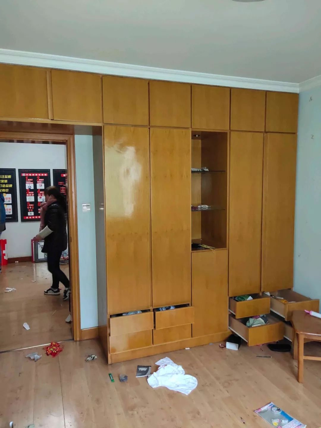 南京龍?bào)椿ㄔ?0㎡現(xiàn)代輕奢--老房升級(jí)改造，變身時(shí)尚精致家！10臥室改造