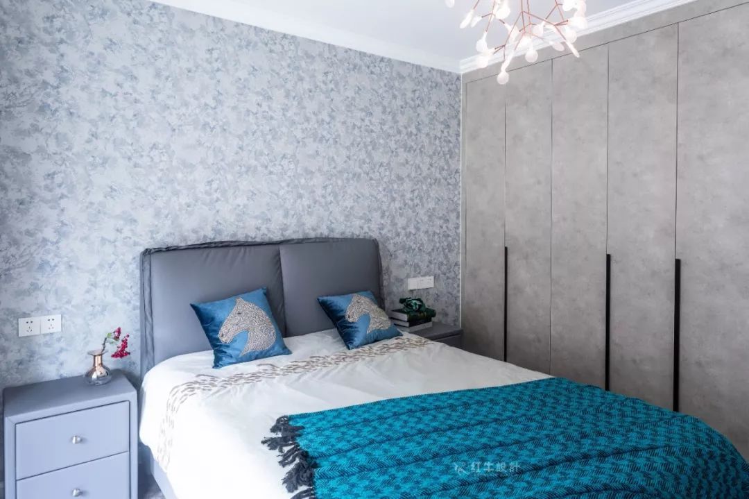 南京龍?bào)椿ㄔ?0㎡現(xiàn)代輕奢--老房升級(jí)改造，變身時(shí)尚精致家！13臥室改造