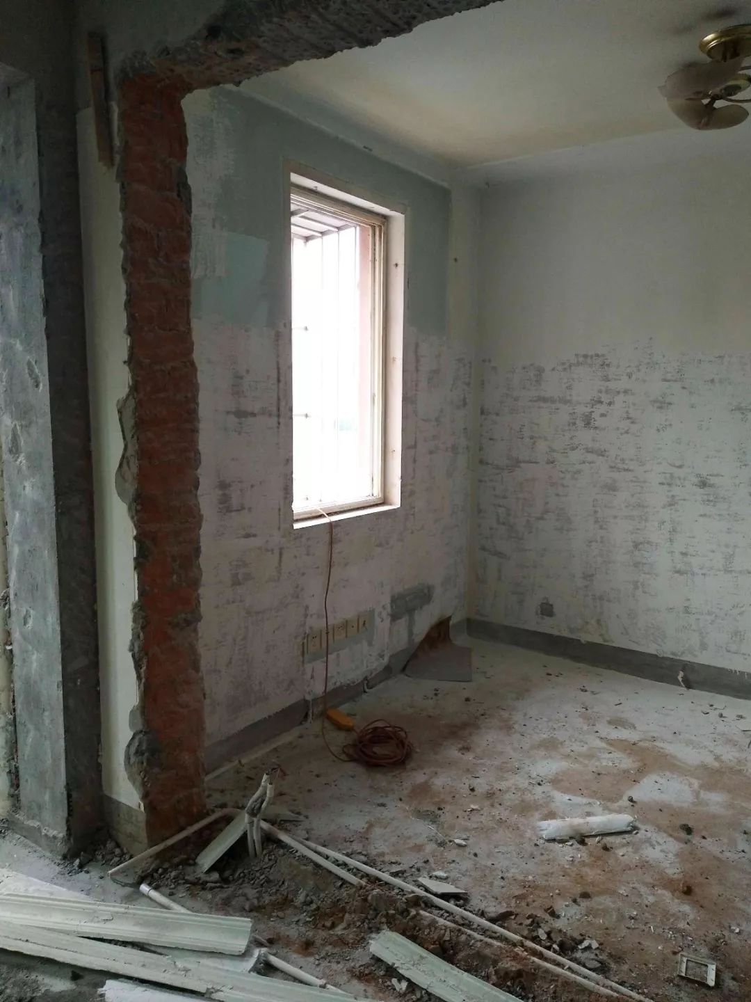 南京龍?bào)椿ㄔ?0㎡現(xiàn)代輕奢--老房升級(jí)改造，變身時(shí)尚精致家！23拆砌工程