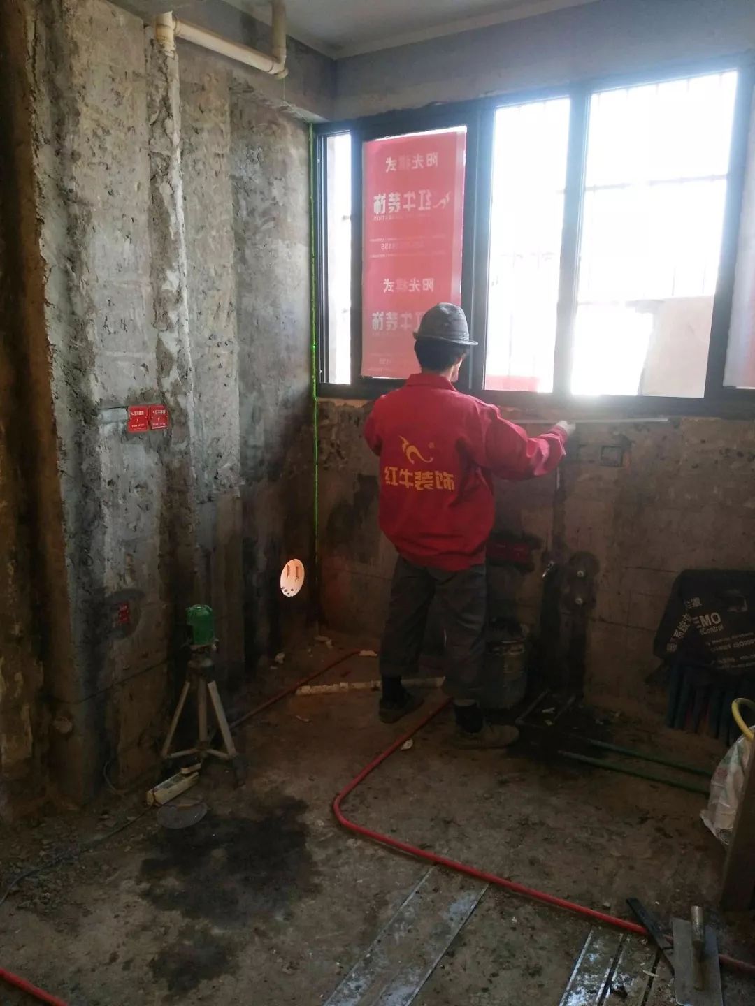 南京龍?bào)椿ㄔ?0㎡現(xiàn)代輕奢--老房升級(jí)改造，變身時(shí)尚精致家！31瓦木施工