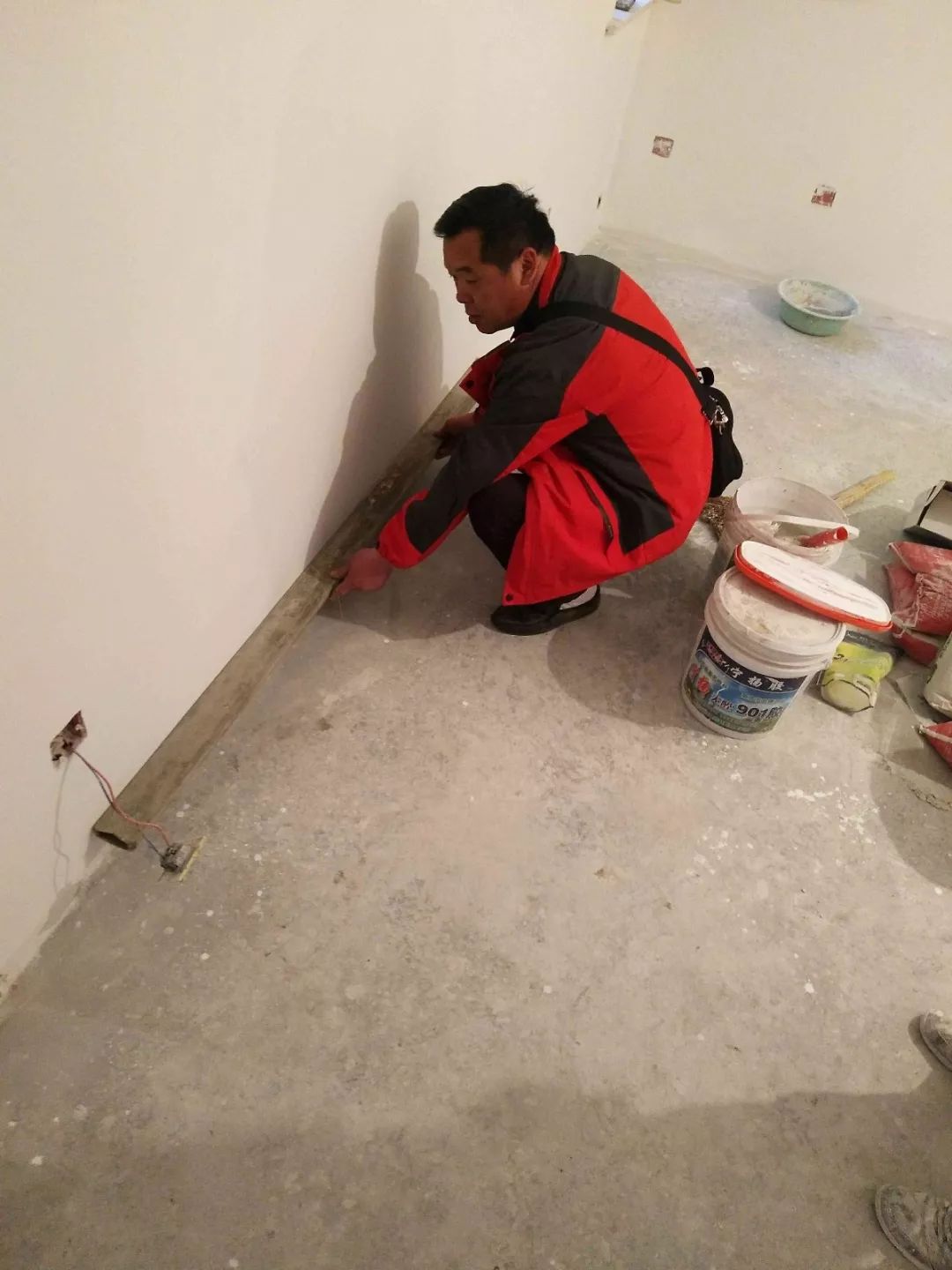 南京龍?bào)椿ㄔ?0㎡現(xiàn)代輕奢--老房升級(jí)改造，變身時(shí)尚精致家！37油漆施工