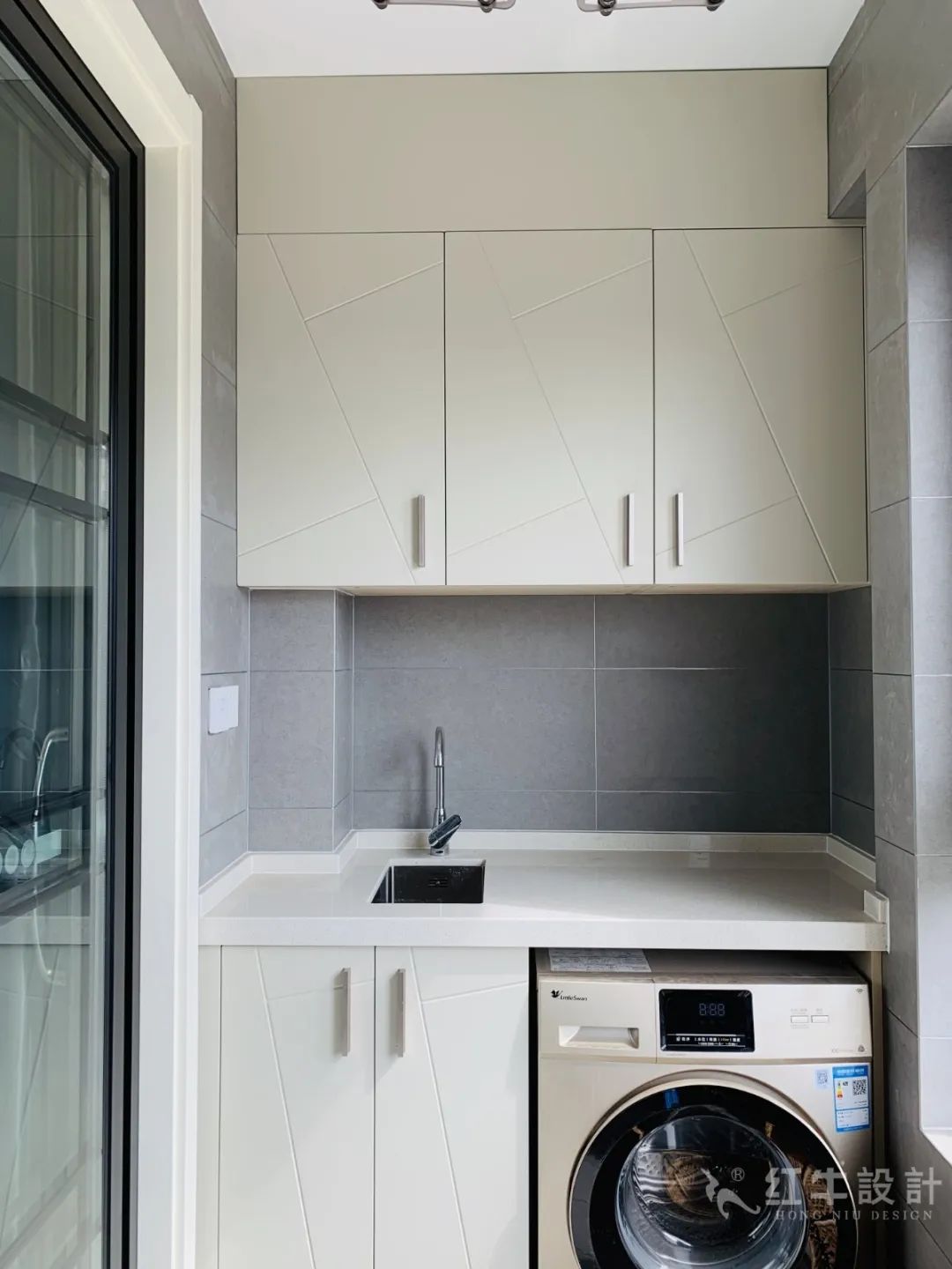 孟憲濤_保利國(guó)際社區(qū)115㎡現(xiàn)代北歐--簡(jiǎn)潔明亮之家，一人獨(dú)居太愜意！09實(shí)景效果_陽(yáng)臺(tái)