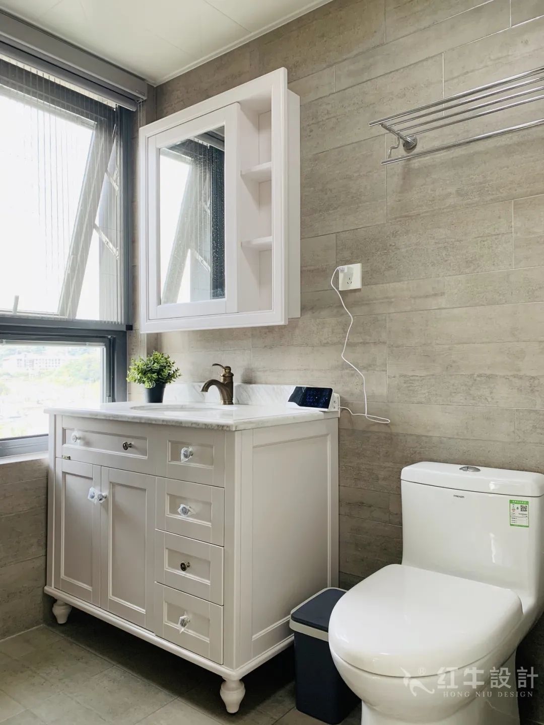 孟憲濤_保利國(guó)際社區(qū)115㎡現(xiàn)代北歐--簡(jiǎn)潔明亮之家，一人獨(dú)居太愜意！15實(shí)景效果_衛(wèi)生間