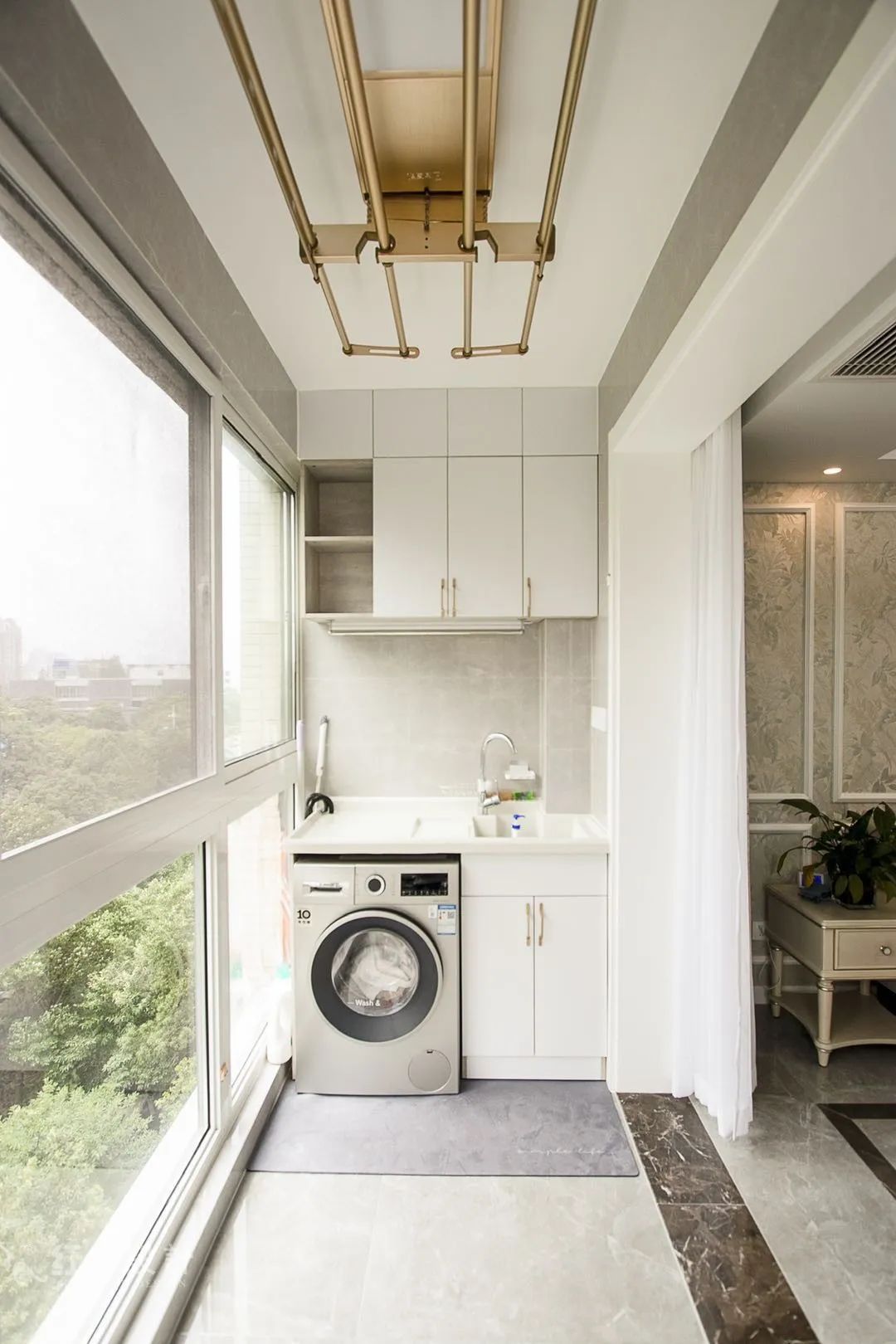 最美畢業(yè)照 ⑥--簡(jiǎn)美不一定是深色系，也可以這樣清爽哦！05陽(yáng)臺(tái)