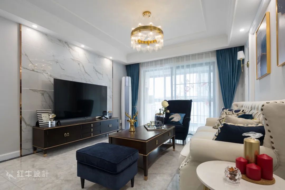 85后夫婦的美式輕奢家，起名“海藍之謎”！06客廳背景墻