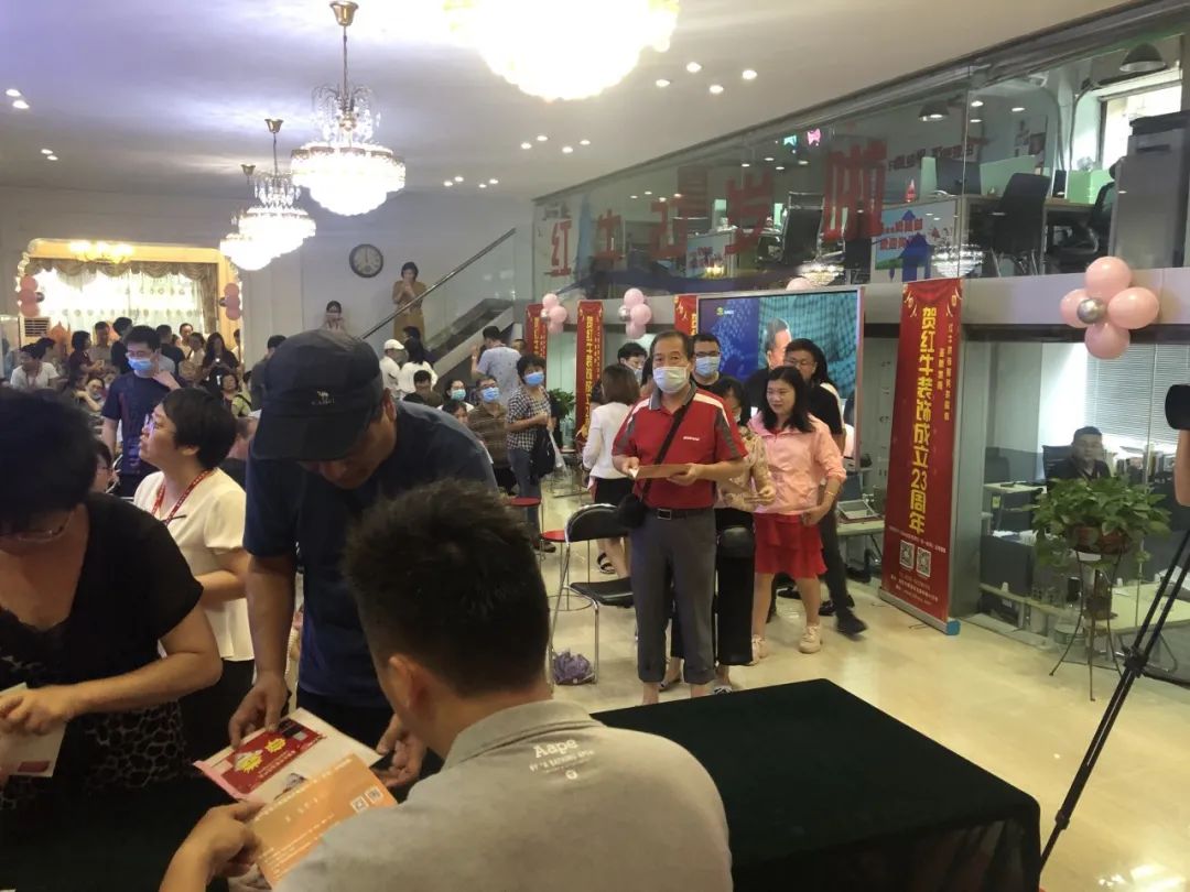 23周年 | 紅牛裝飾店慶“總裁簽售會(huì)”圓滿結(jié)束
