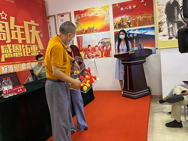 直擊火爆現(xiàn)場！紅牛裝飾24周年慶火熱進(jìn)行中~