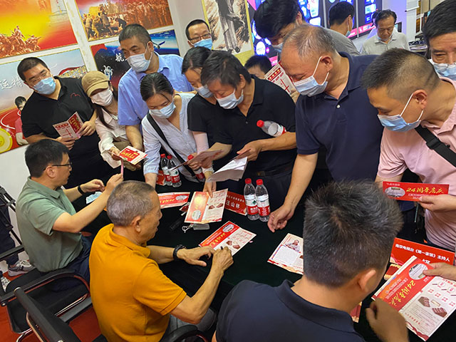 直擊火爆現(xiàn)場！紅牛裝飾24周年慶火熱進(jìn)行中~