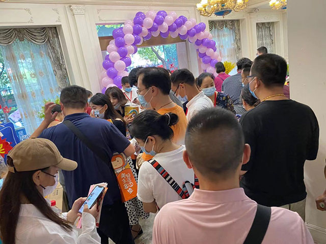 直擊火爆現(xiàn)場！紅牛裝飾24周年慶火熱進(jìn)行中~