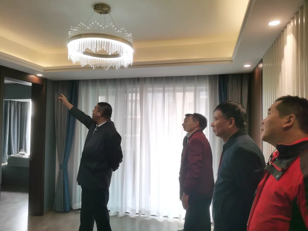 【雙十一】工程總監(jiān)親自帶隊(duì)巡檢，嚴(yán)守每個(gè)工地品質(zhì)，不負(fù)所托！