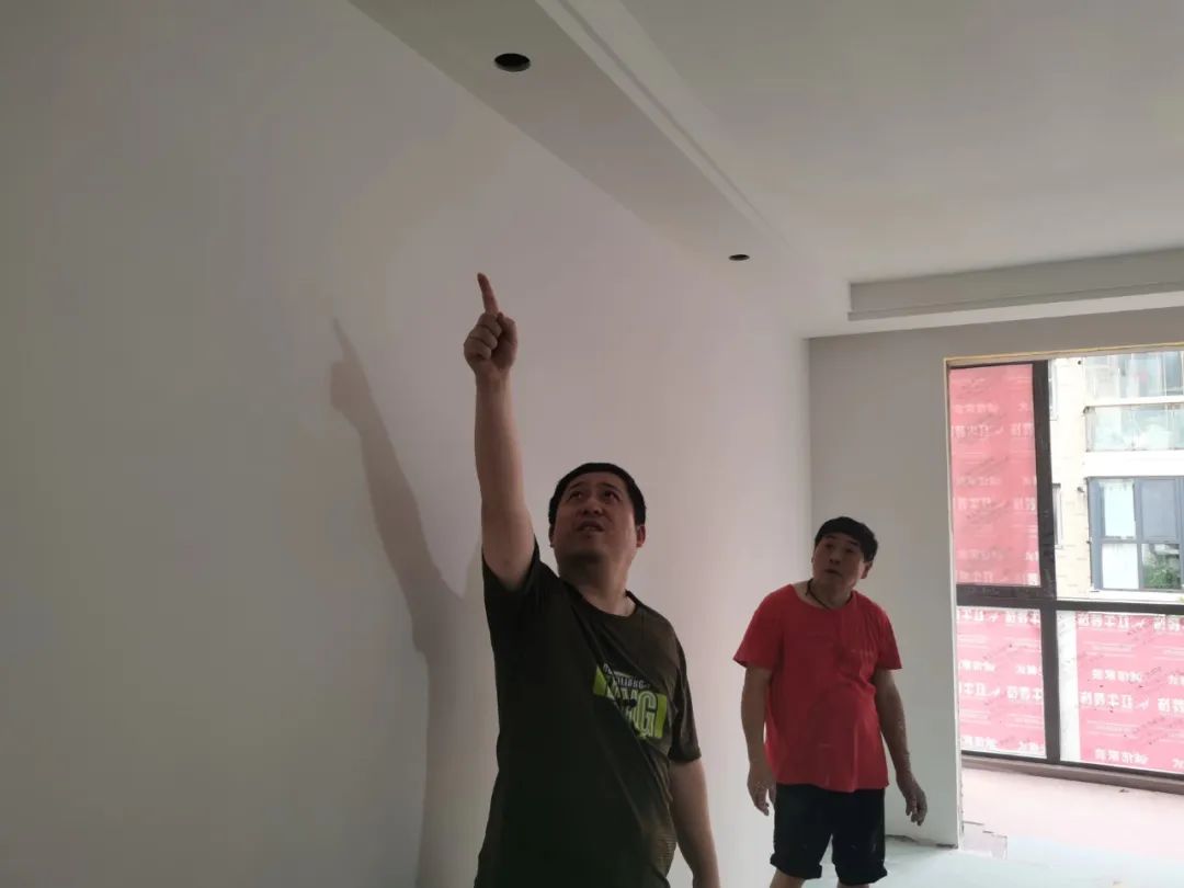 比起多變的天氣，工地突擊巡檢才是最可怕的，但也最真實！