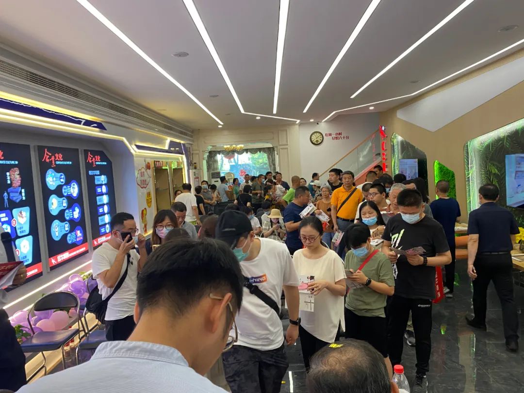 神秘大禮令人震驚！直擊紅牛裝飾25周年慶活動(dòng)現(xiàn)場(chǎng)，氣氛太火爆！