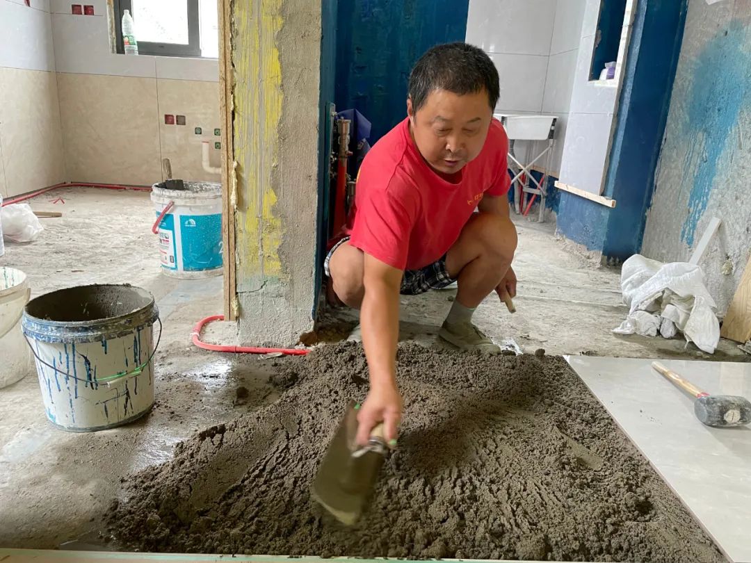 工程總監(jiān)突擊工地｜精益求精，為業(yè)主嚴格把控質(zhì)量關(guān)！