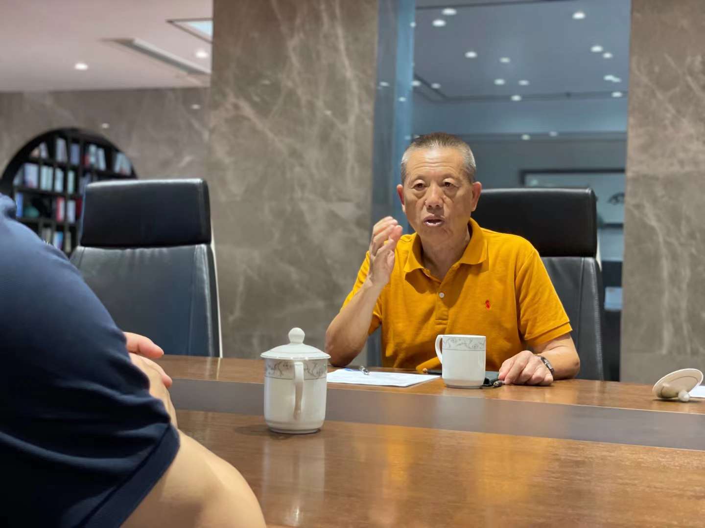 紅牛裝飾董事長老汪再次帶隊——實地參觀考察公司戰(zhàn)略合作品牌！