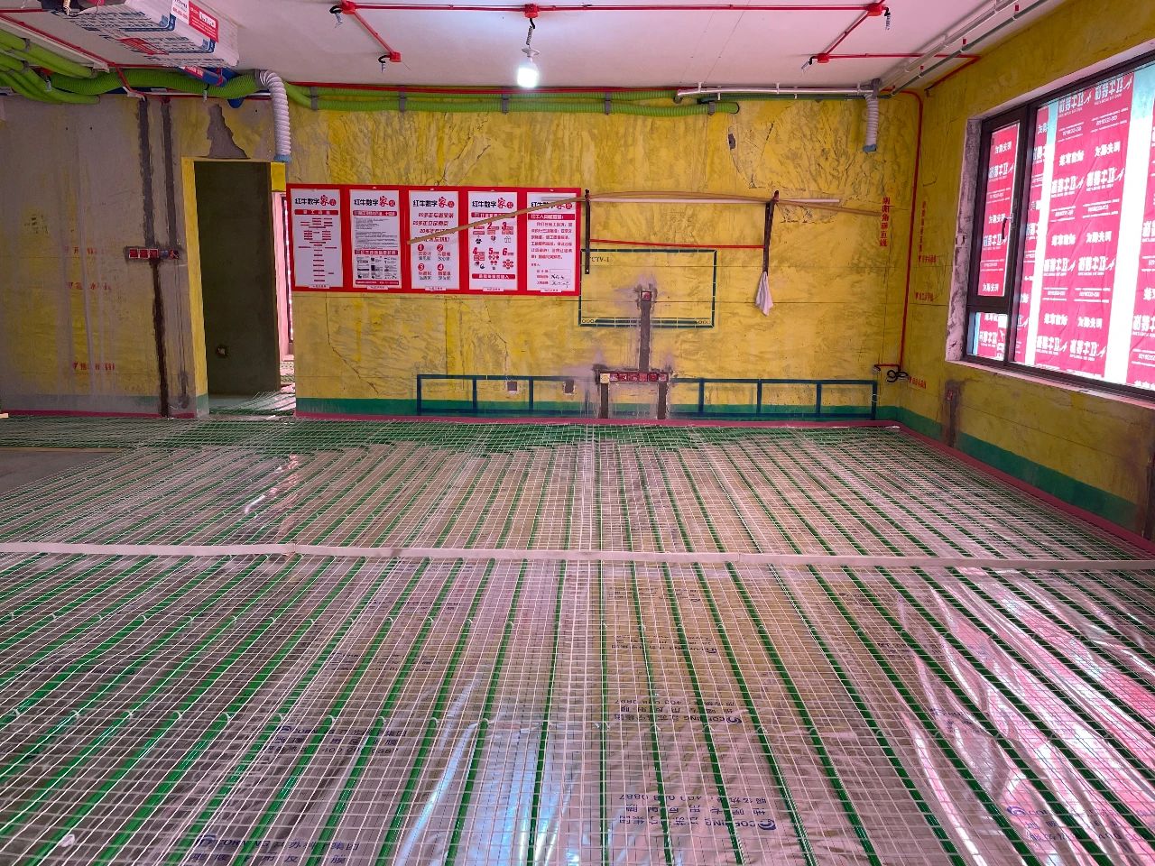 工地巡檢｜突擊地暖驗收現(xiàn)場，這個冬天，讓您家更溫暖、更安全！