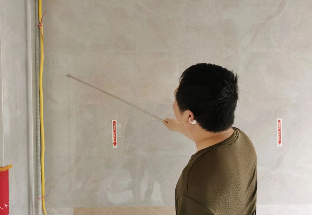 嚴控品質(zhì)，紅牛裝飾工程總監(jiān)→又雙叒叕帶隊去工地“找茬”了？！