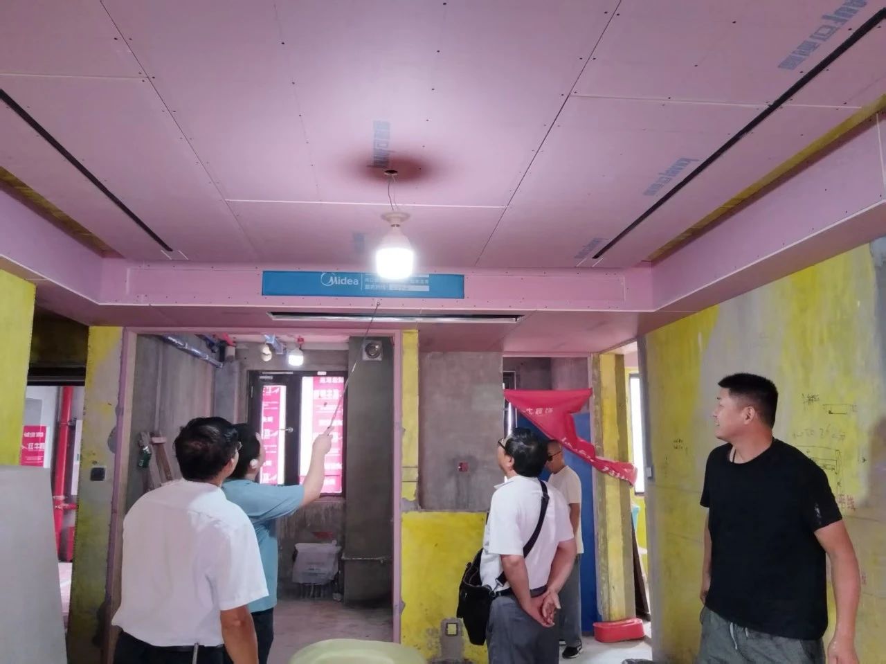 工地突擊巡檢：嚴(yán)苛落實(shí)工藝標(biāo)準(zhǔn)，全力護(hù)航工程質(zhì)量！