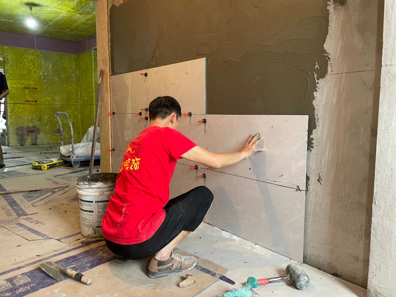 工地巡檢：雙節(jié)同慶，品質(zhì)同行，嚴把每一道工序，用心守護夢想家！