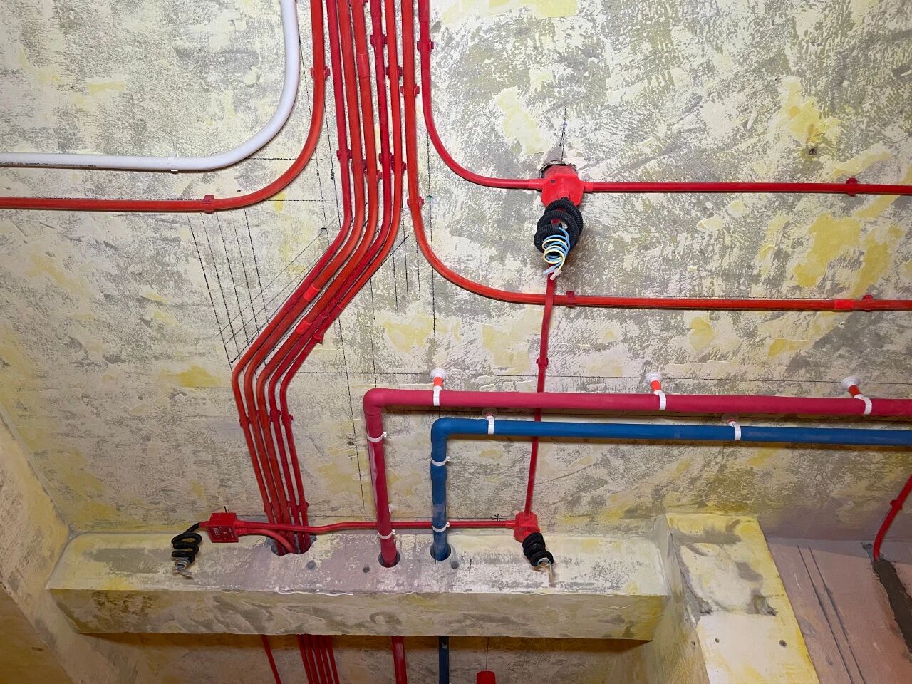 南京比較靠譜的裝修公司？南京紅牛裝飾裝修寶典：新房裝修好多久可以入?。筷P(guān)鍵在于……