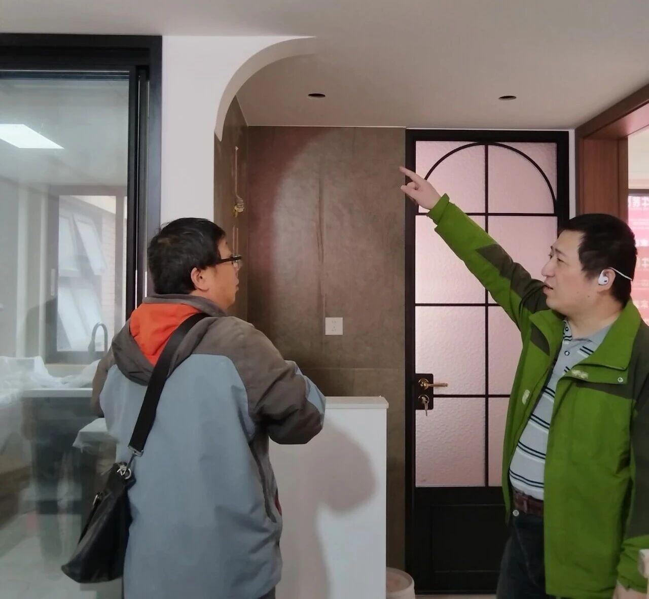 南京裝修公司紅牛裝飾工地突擊巡檢：一厘一毫堅守品質(zhì)，一心一意守護(hù)新家！