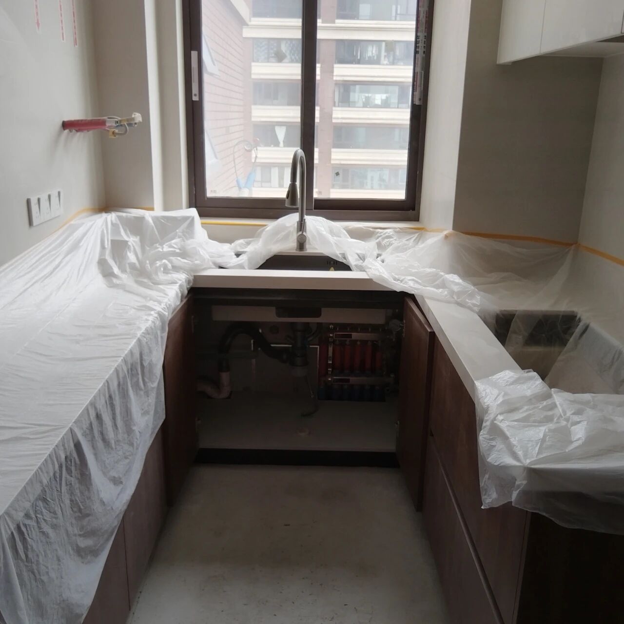 南京裝修公司紅牛裝飾工地突擊巡檢：一厘一毫堅守品質(zhì)，一心一意守護(hù)新家！