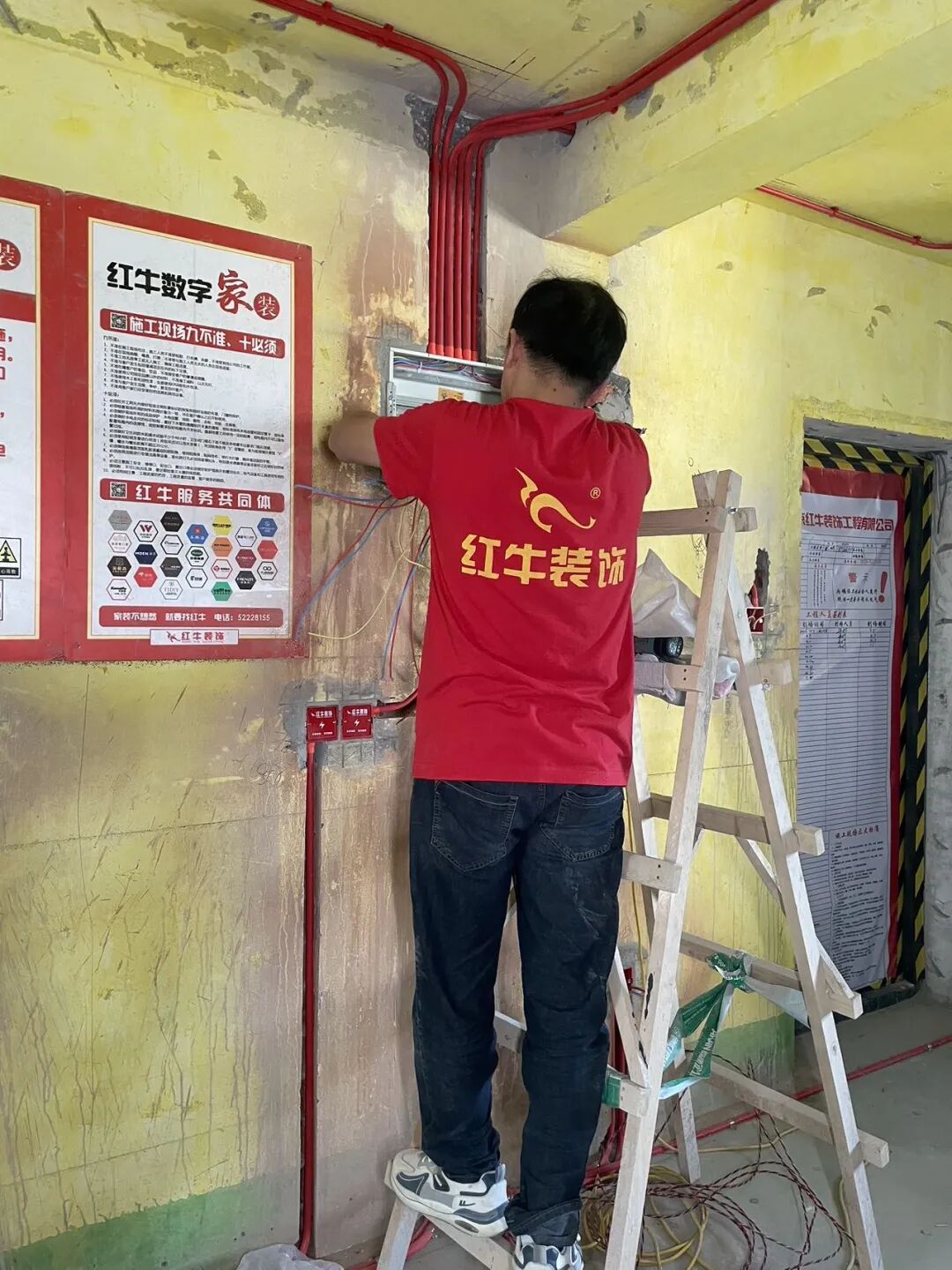 隱蔽工程不“隱蔽”！突擊水電施工現(xiàn)場(chǎng)，看得見(jiàn)的品質(zhì)與安心！